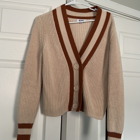 525 Varsity V Neck Cardigan - Picture 10 of 11
